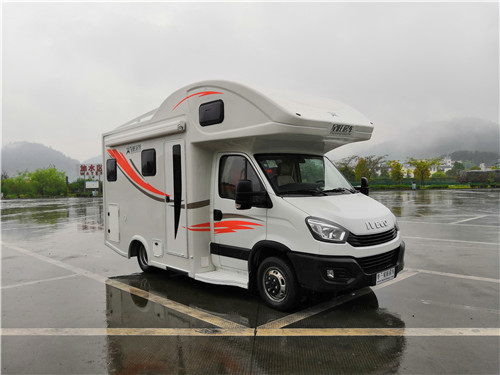 依维柯房车.jpg
