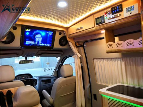 大通房车内饰.jpg