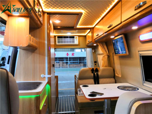 大通房车内饰.jpg