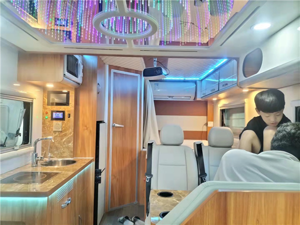 星旺房车刘芬15572204376